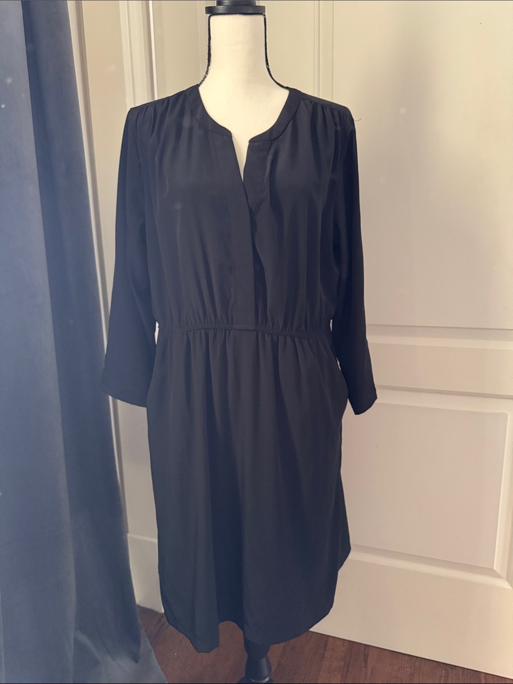 Old Navy Black Long-Sleeve V-Neck Waist-Impact Dress